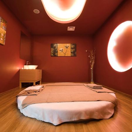 Salamis Bay Conti Resort Hotel & Casino Gazimağusa Dış mekan fotoğraf A massage room at a spa