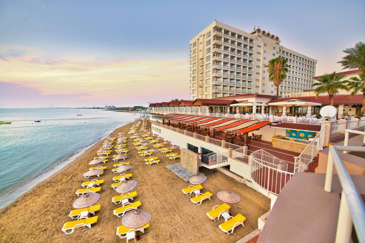 Salamis Bay Conti Resort Hotel & Casino Gazimağusa Dış mekan fotoğraf The hotel's beach