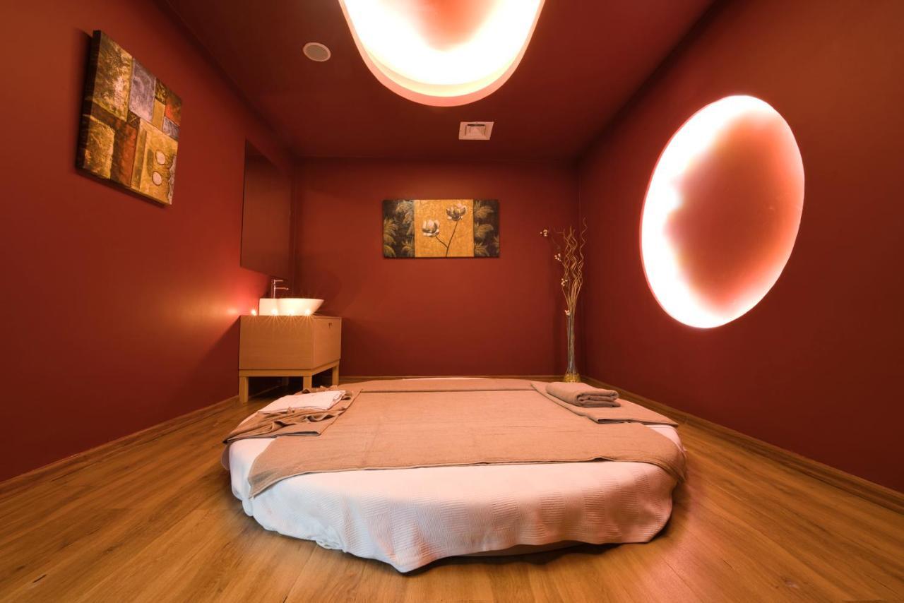 Salamis Bay Conti Resort Hotel & Casino Gazimağusa Dış mekan fotoğraf A massage room at a spa