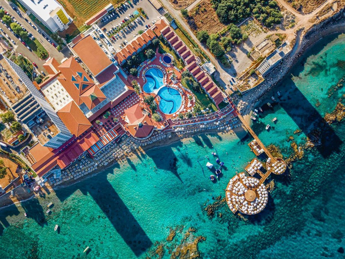 Salamis Bay Conti Resort Hotel & Casino Gazimağusa Dış mekan fotoğraf Aerial view of the resort