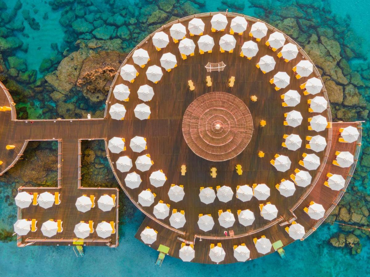 Salamis Bay Conti Resort Hotel & Casino Gazimağusa Dış mekan fotoğraf Aerial view of the floating bar